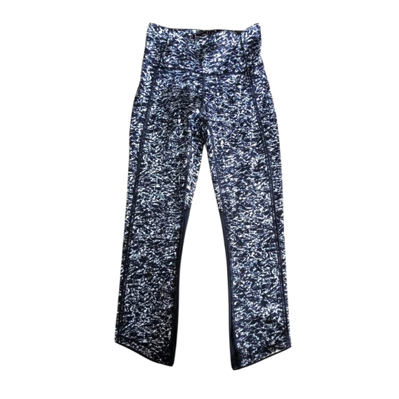 Lululemon Deep Breath Crop (21" ) Iced Wave White Black / Black Size 2 - Picture 8 of 15